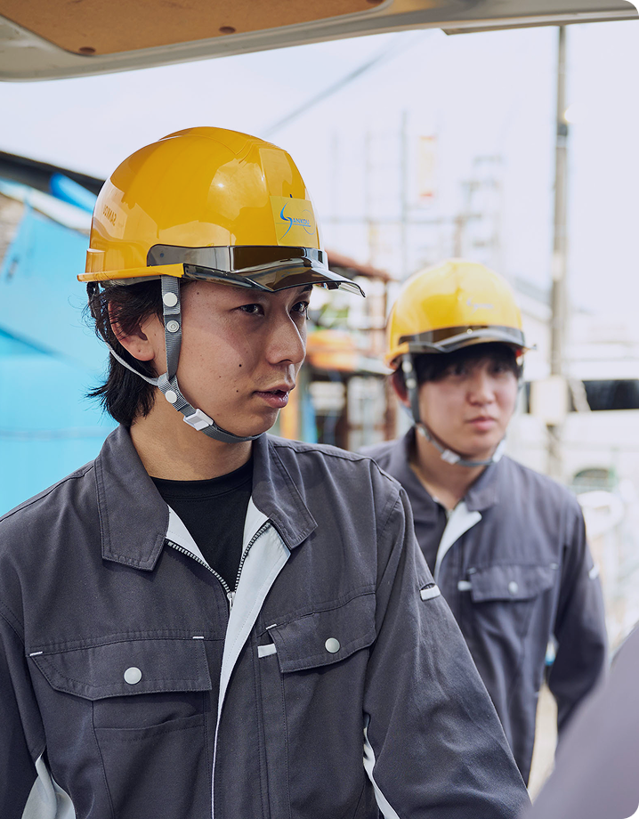 現場で働く社員の写真